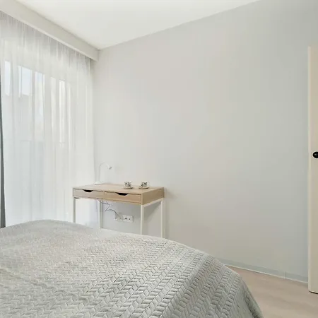 Apartmán Comfortable With Air Conditioning By Renters Prestige
