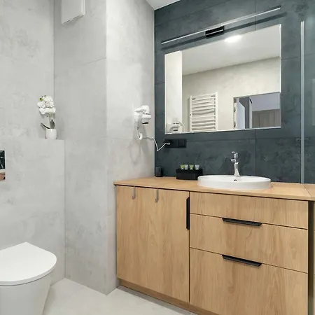 Apartmán Comfortable With Air Conditioning By Renters Prestige *