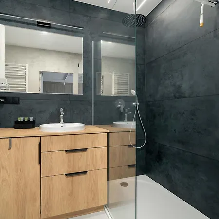 Comfortable With Air Conditioning By Renters Prestige Apartmán